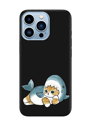 Матовый черный чехол на apple iphone 13 pro max :: котенок акула (принт 355)