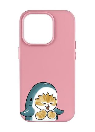 Матовый розовый чехол на apple iphone 14 pro max :: котёнок акула (принт 376)