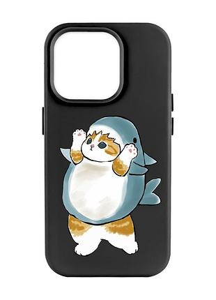 Матовый черный чехол на apple iphone 14 pro max :: котенок акула (принт 379)