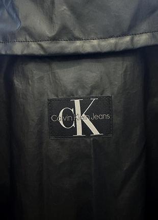 Жіночій чорний тренч glossy trench coat calvin klein jeans, розмір xs, оверсайз 7