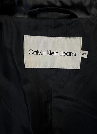 Жіночій чорний тренч glossy trench coat calvin klein jeans, розмір xs, оверсайз 8