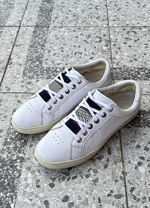 Кожаные кроссовки tommy hilfiger размер 40