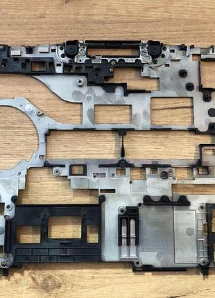 Середння частина корпуса на dell latitude e5570