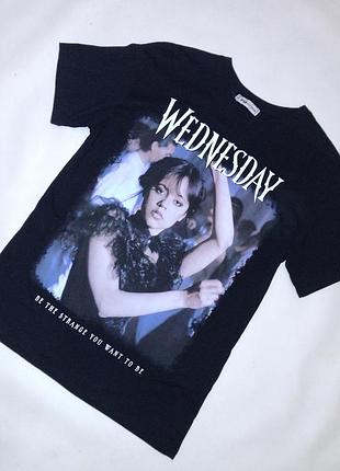 Черная футболка мерч сериал wednesday/ венздей