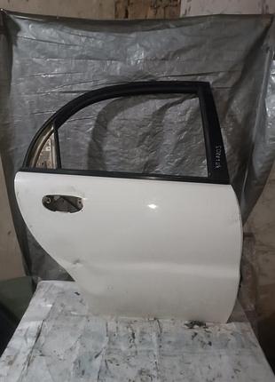 Дверь задняя правая daewoo lanos с дефектом