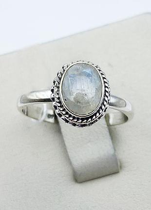 Кольцо серебряное с лунным камнем 16,5 2,7 г