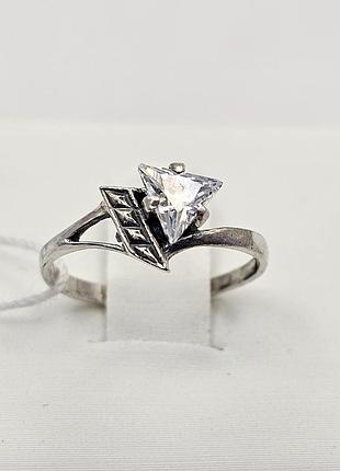 Кольцо серебряное с кубическим цирконием "молния" 16,5 0,81 г