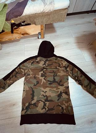 Продаю стильный худи nike jordan в камуфляжном дизайне. 2