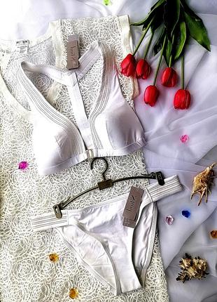 Раздельный купальник бралетт с чашками huit черно белый