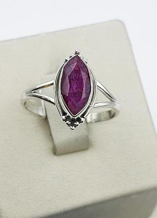 Кольцо серебряное с рубином 18,5 2,4 г