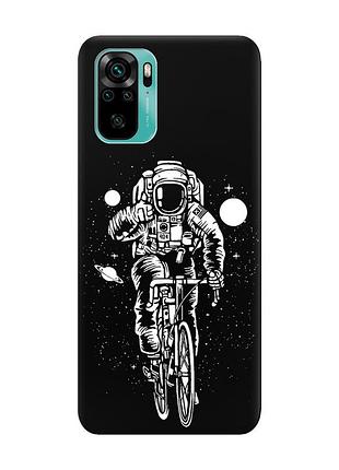 Матовый черный чехол на xiaomi redmi note 10/note 10s космонавт на велосипеде (принт 399)