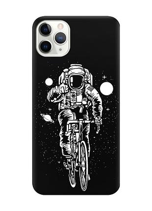 Матовый черный чехол на iphone 11 pro космонавт на велосипеде (принт 399)