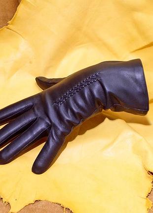 Перчатки кожаные женские на шерстяной подкладке. размер 6,5"/18 см