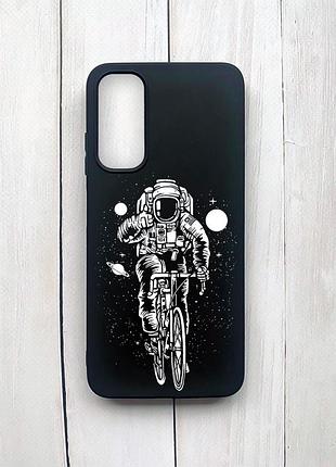 Матовый черный чехол на samsung galaxy a05s (a057) космонавт на велосипеде (принт 399)