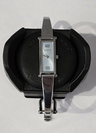 Жіночий годинник gucci 1500l swiss made eta 280.002