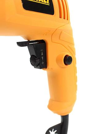 Дриль dewalt dwd024 із набором інструментів 9