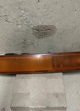 Поворот передній правий (в бампері) для mazda 323 ba. седан. (210-61700)