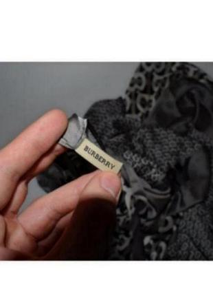 Шелковый платок шаль burberry
состояние идеальное 4