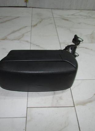 Підлокітник шкіряний toyota avensis t25 2003-2008