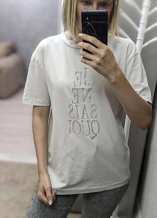 Футболка mango в красивом состоянии светло-бежевая