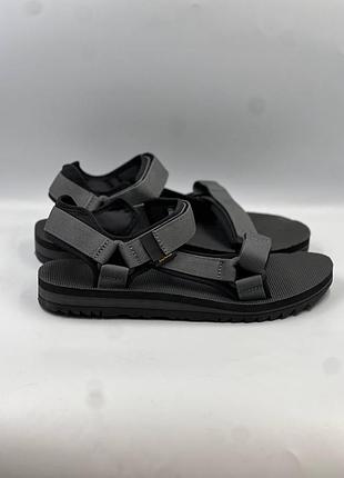 Оригинальные трекинговые босоножки teva