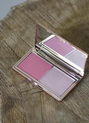 Палетка charlotte tilbury hollywood blush and glow glide light to medium мини