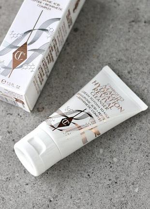 Гель для умывания charlotte tilbury magic hydration revival cleanser 30 мл