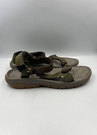 Оригинальные трекинговые босоножки teva
