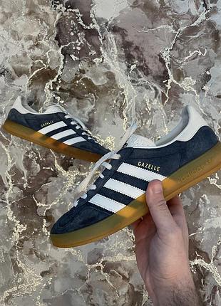 Чудові кросівки adidas gazelle синього кольору