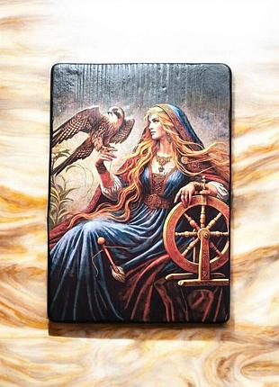 Серія скандинавських богів "фрігга: хранителька долі", дерев'яне панно