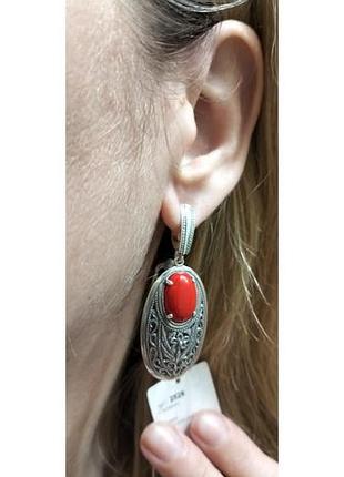 Шикарные серебряные серьги с красным кораллом