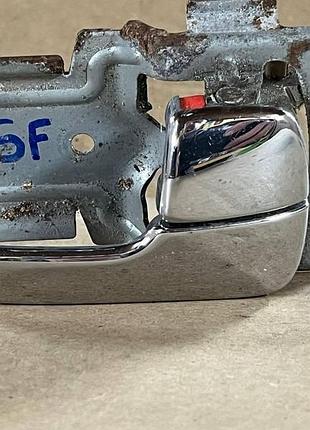 Ручка відчинення дверей внутрішня права для mazda 626 gf. 2001 р.в.