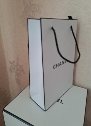 Пакет фирменный
chanel 2