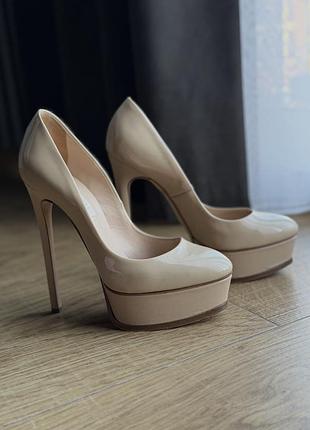 Туфлі жіночі casadei на платформі 37р бежеві
