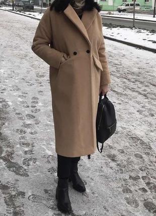 Модне жіноче пальто