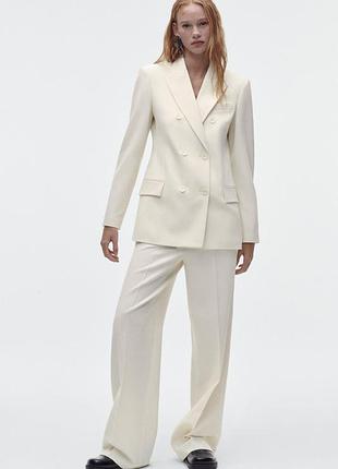 Классический костюм zara бежевый