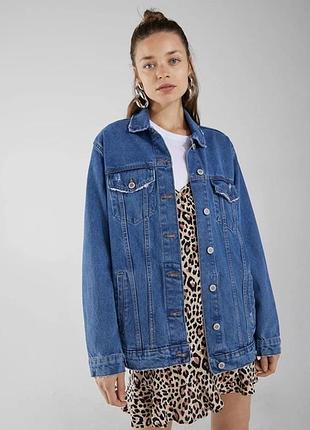 Ддинсова куртка bershka