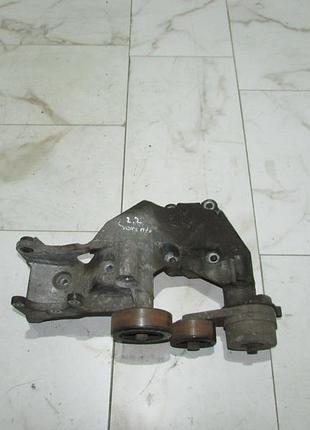 Кронштейн компресора кондиціонера 2.2 kia sorento ii 2 2009-2012