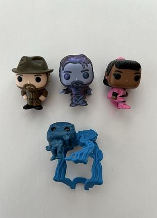 Фігурки kinder joy stranger things, дуже дивні дива
