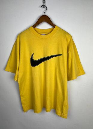 Вінтажна футболка з великим логотипом чоловіча найк nike vintage