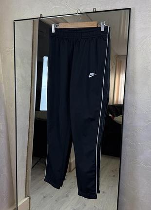 Спортивні штани nike track pants: класичний стиль та комфорт