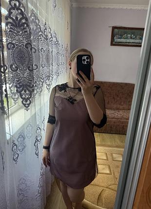 Нарядна сукня з мереживом