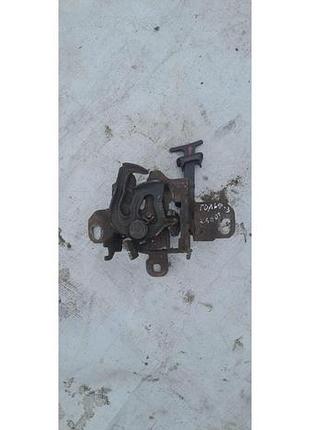 Замок капота volkswagen golf 4 2001г.в.