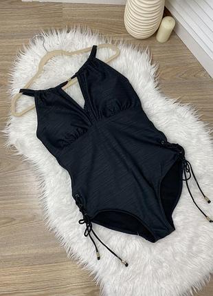Чорний купальник жіночий суцільний розмір 16