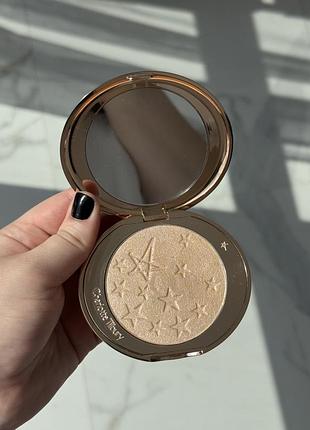 Хайлайтер charlotte tilbury hollywood glow glide face architect (moonlit glow) 2