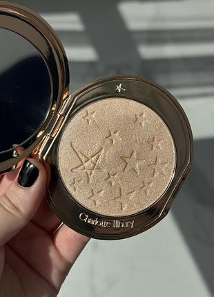 Хайлайтер charlotte tilbury hollywood glow glide face architect (moonlit glow) 3