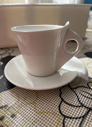 Біла порцелянова кавова чашка з блюдцем table passion libra.