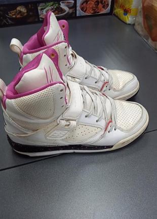 Женские кроссовки air max jordan.37. 3