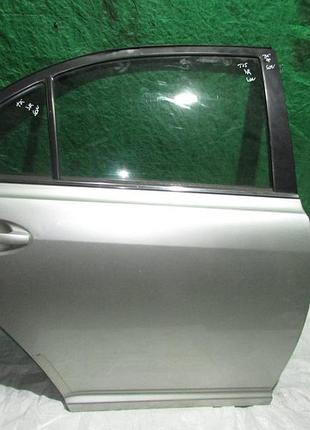 Двері задня права седан дефект 1c0 toyota avensis t25 2003-2008
