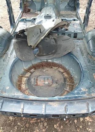 Днище багажника /ниша запасного колеса jeep grand cherokee ii wj/ wg, 55136377ae